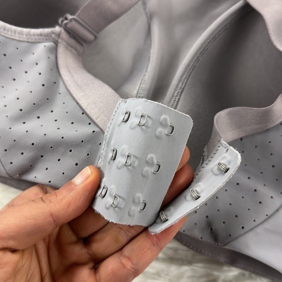 Lululemon Run Times Bra Dark Chrome - Picture 5 of 7